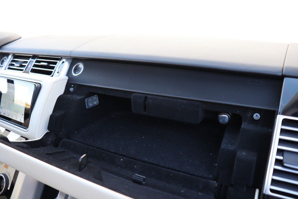 Photo 53 of this LAND ROVER RANGE ROVER HSE