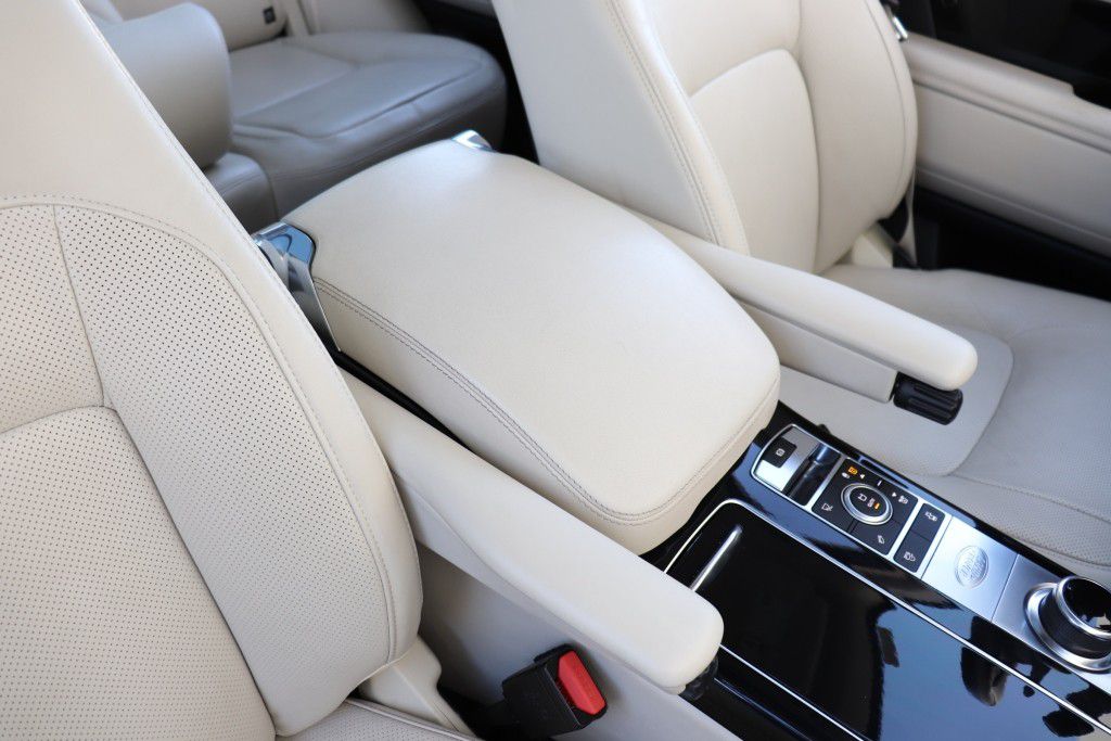 Photo 55 of this LAND ROVER RANGE ROVER HSE