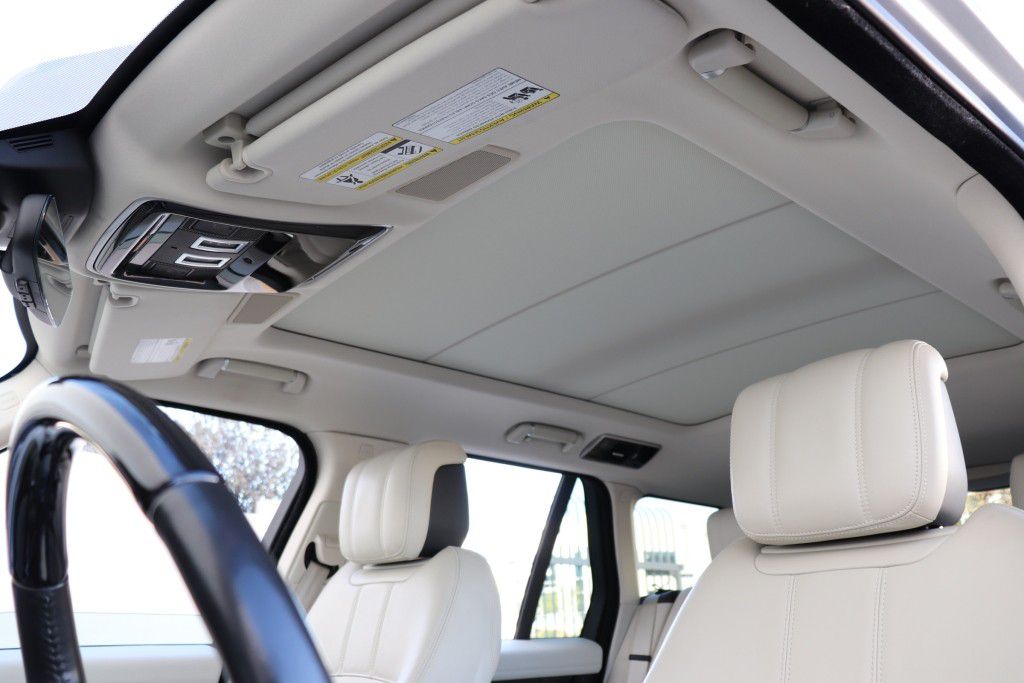 Photo 67 of this LAND ROVER RANGE ROVER HSE