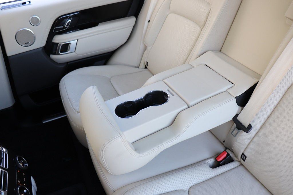 Photo 68 of this LAND ROVER RANGE ROVER HSE