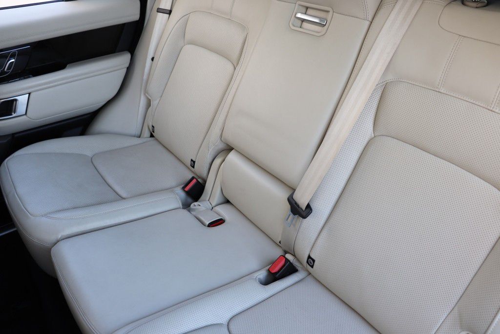 Photo 69 of this LAND ROVER RANGE ROVER HSE