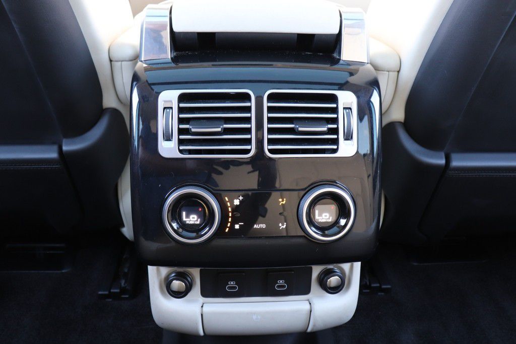 Photo 71 of this LAND ROVER RANGE ROVER HSE
