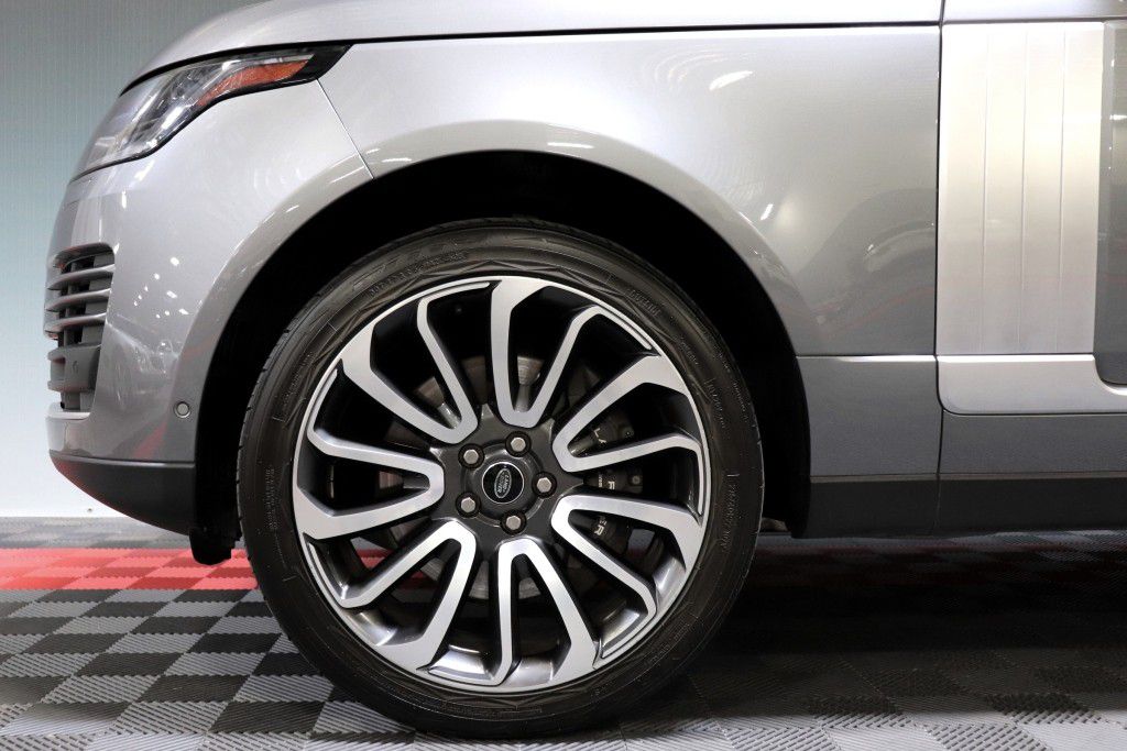 Photo 81 of this LAND ROVER RANGE ROVER HSE
