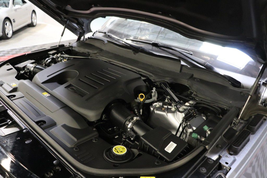Photo 88 of this LAND ROVER RANGE ROVER HSE