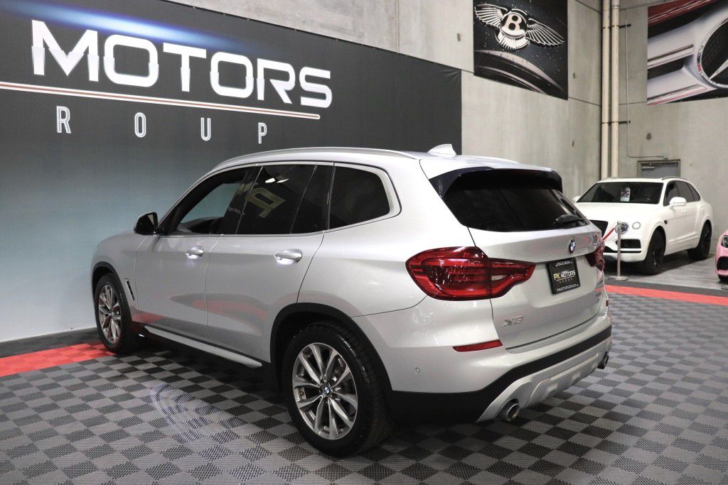 Photo 4 of this BMW X3 XDRIVE30I