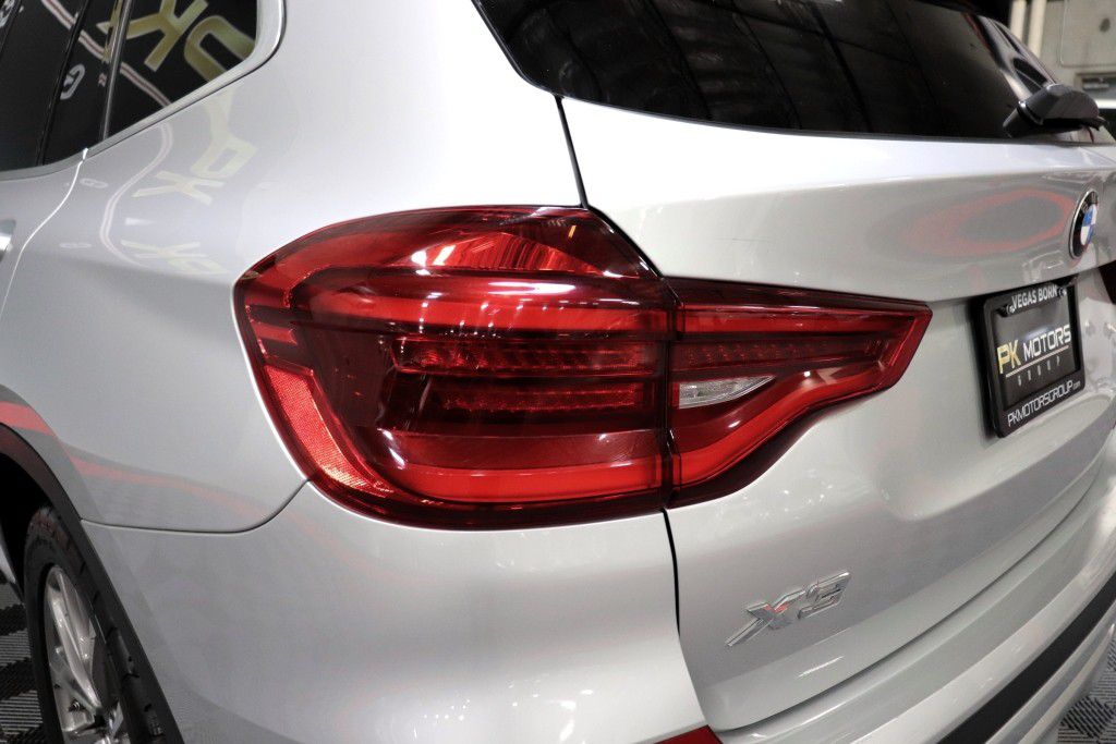 Photo 5 of this BMW X3 XDRIVE30I