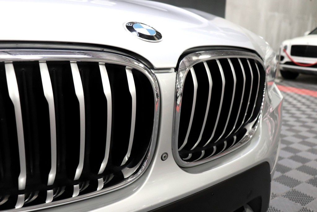 Photo 14 of this BMW X3 XDRIVE30I