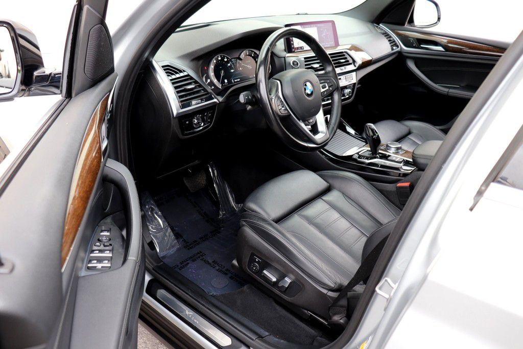 Photo 16 of this BMW X3 XDRIVE30I
