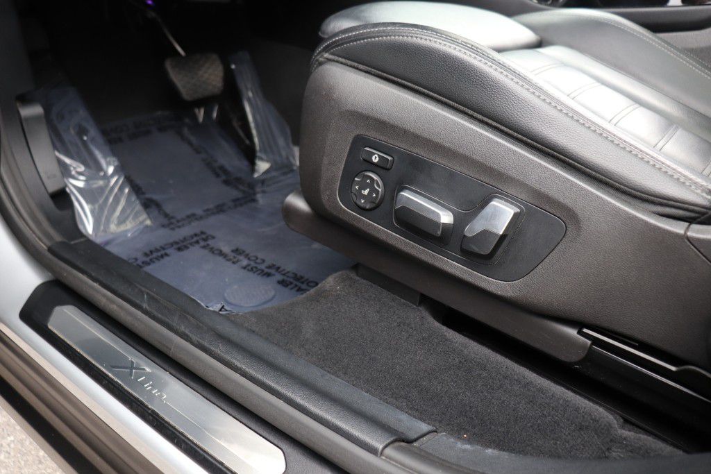 Photo 17 of this BMW X3 XDRIVE30I