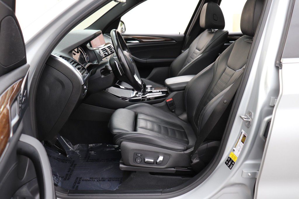 Photo 18 of this BMW X3 XDRIVE30I