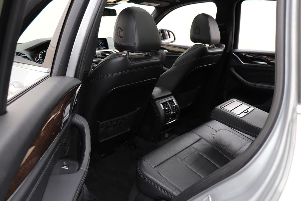 Photo 20 of this BMW X3 XDRIVE30I