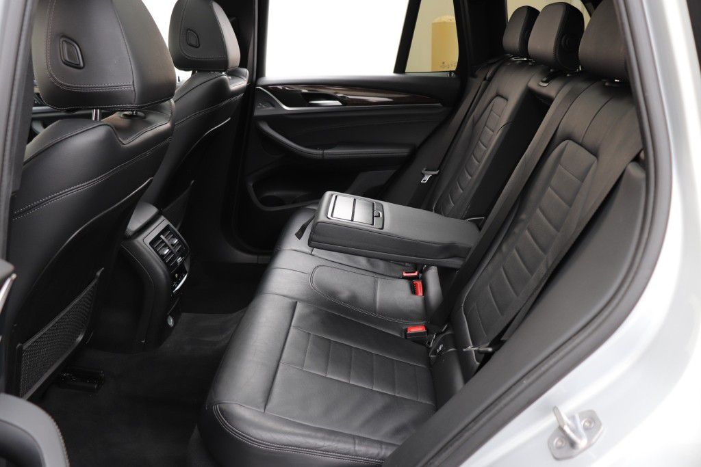 Photo 21 of this BMW X3 XDRIVE30I