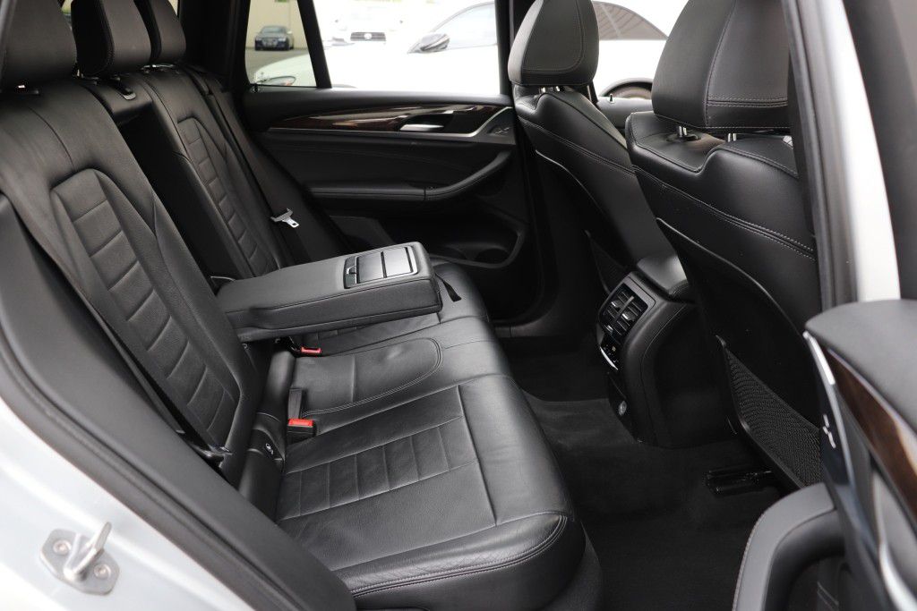 Photo 29 of this BMW X3 XDRIVE30I