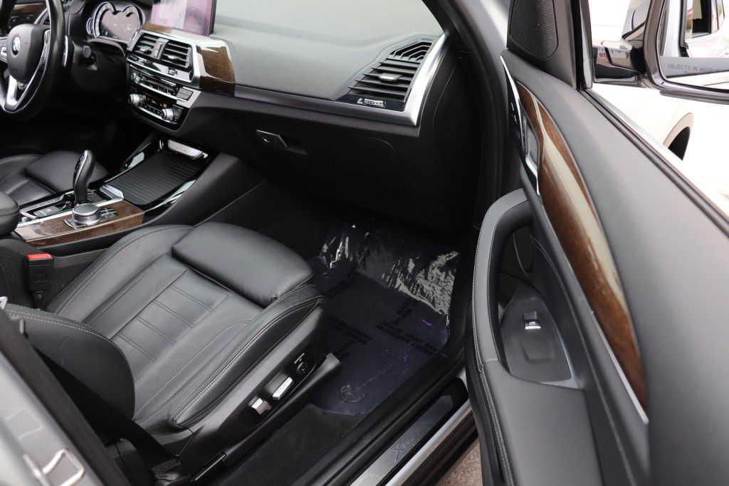 Photo 31 of this BMW X3 XDRIVE30I