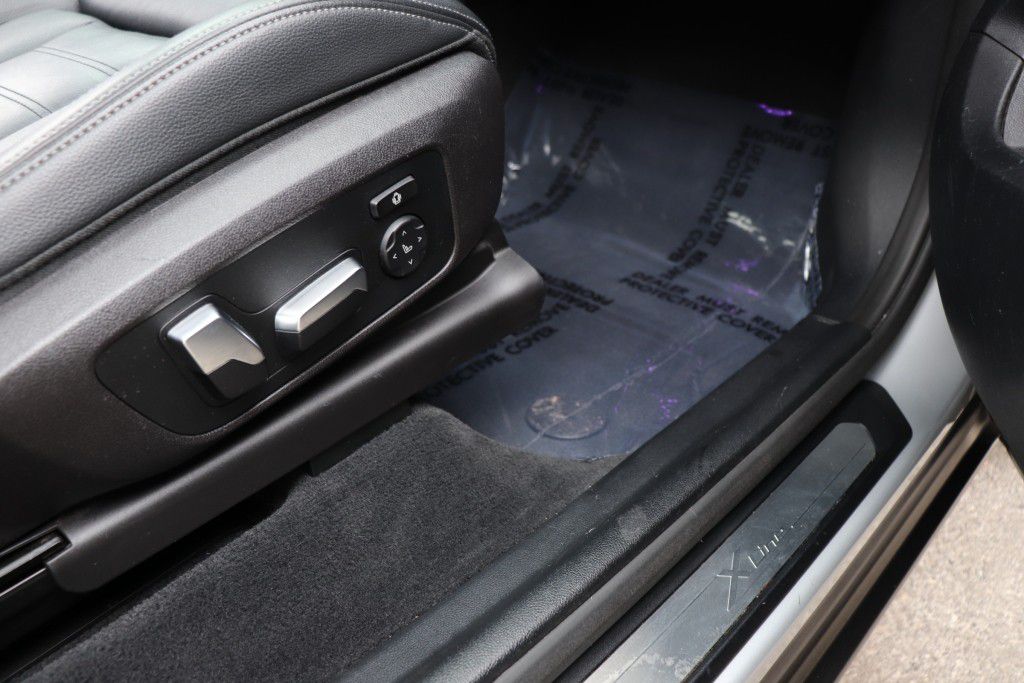 Photo 32 of this BMW X3 XDRIVE30I