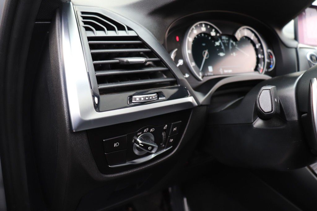 Photo 40 of this BMW X3 XDRIVE30I