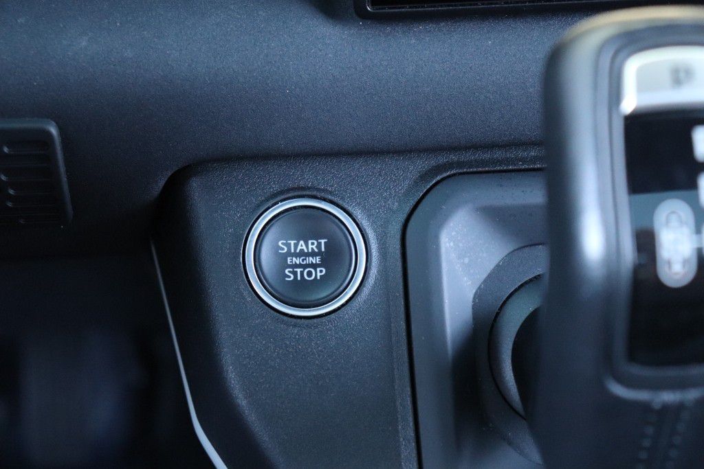 Photo 44 of this LAND ROVER DEFENDER 110 SE