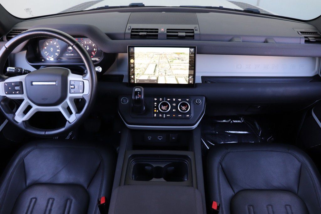 Photo 47 of this LAND ROVER DEFENDER 110 SE