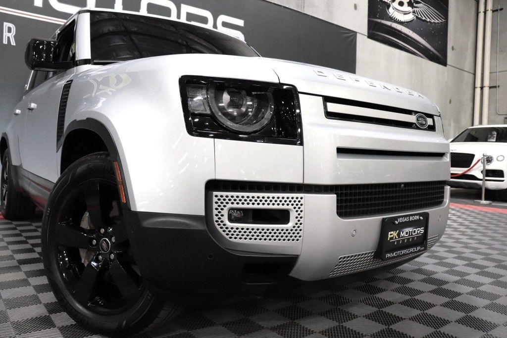Photo 66 of this LAND ROVER DEFENDER 110 SE