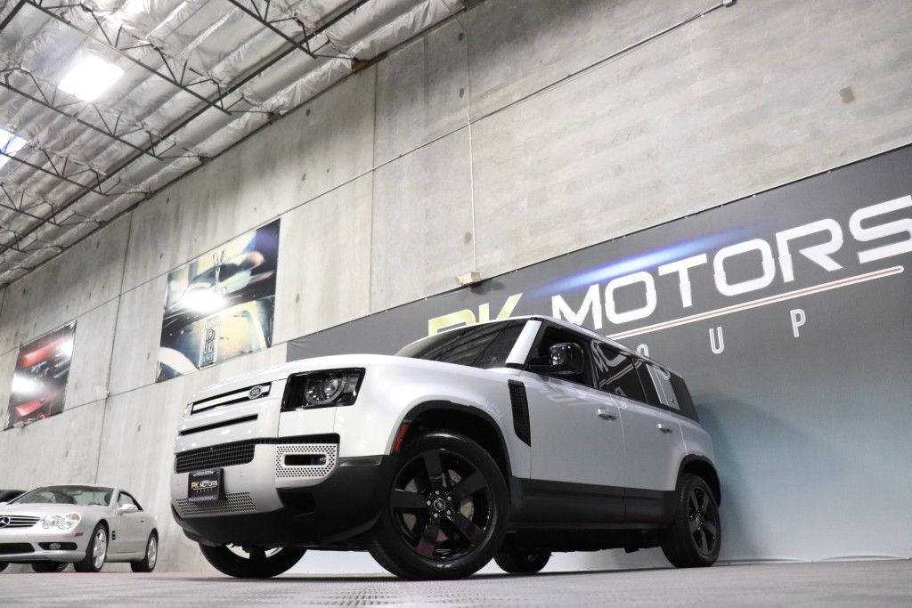 Photo 71 of this LAND ROVER DEFENDER 110 SE