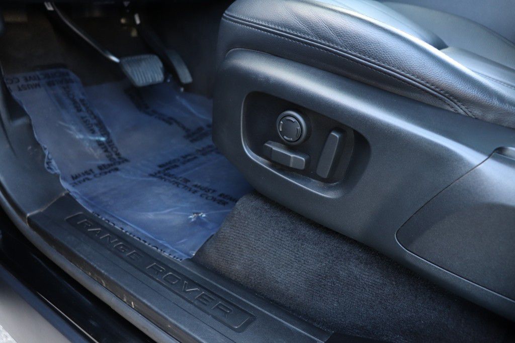 Photo 17 of this LAND ROVER RANGE ROVER SPO