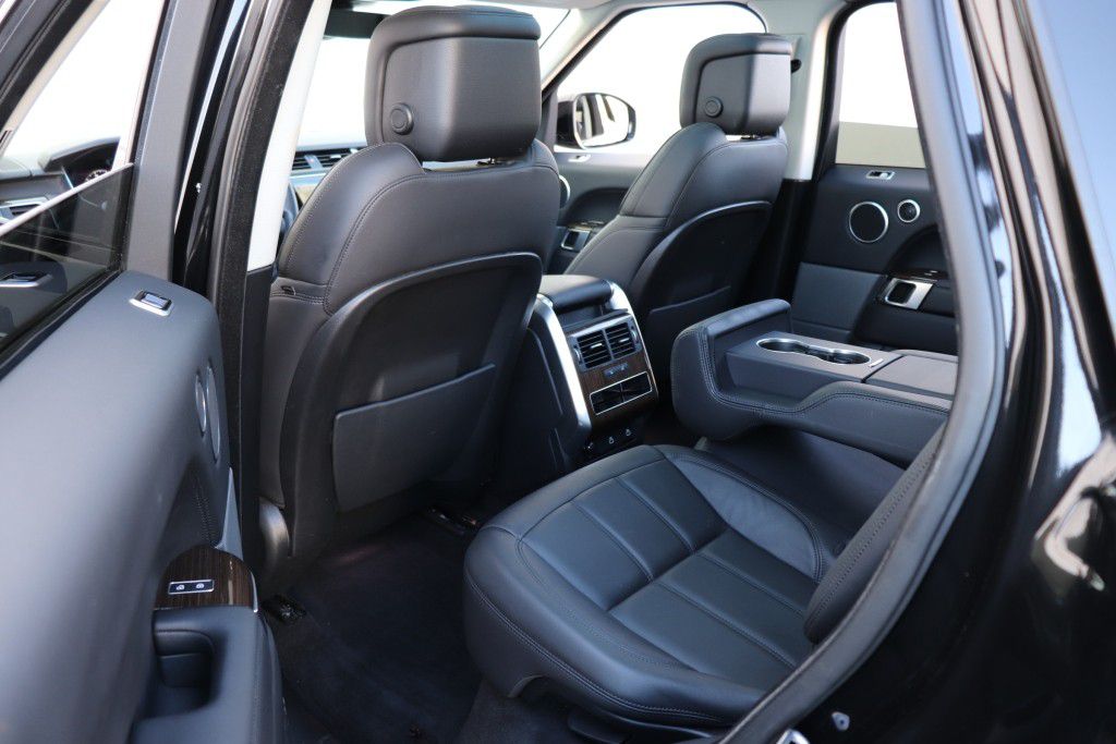 Photo 20 of this LAND ROVER RANGE ROVER SPO