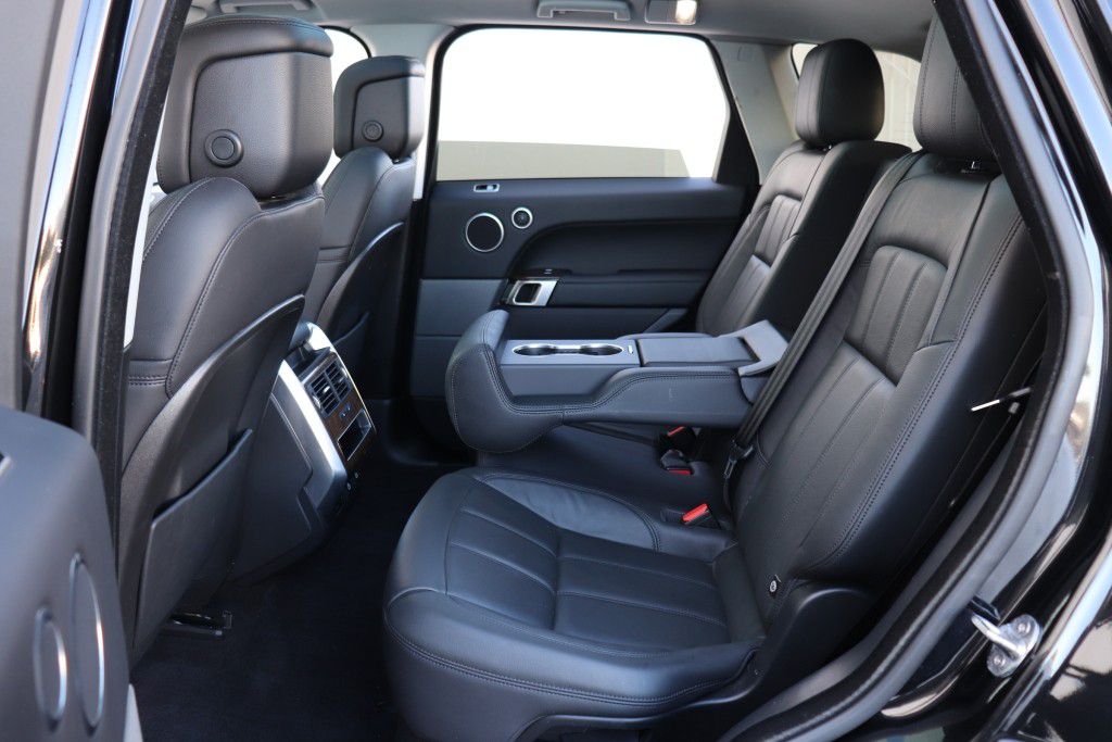 Photo 21 of this LAND ROVER RANGE ROVER SPO