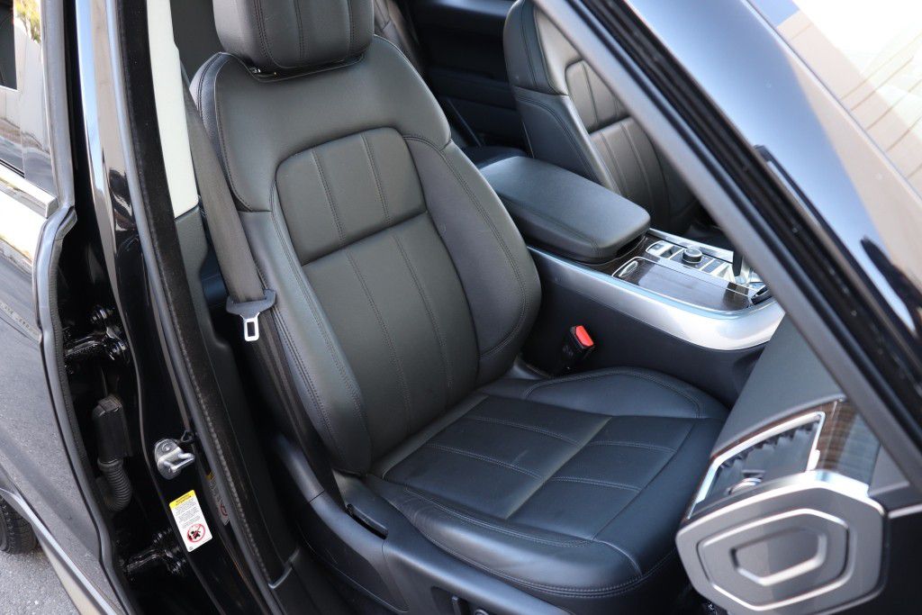 Photo 35 of this LAND ROVER RANGE ROVER SPO