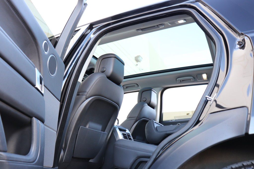 Photo 38 of this LAND ROVER RANGE ROVER SPO