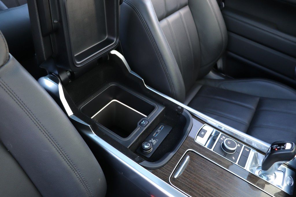 Photo 57 of this LAND ROVER RANGE ROVER SPO