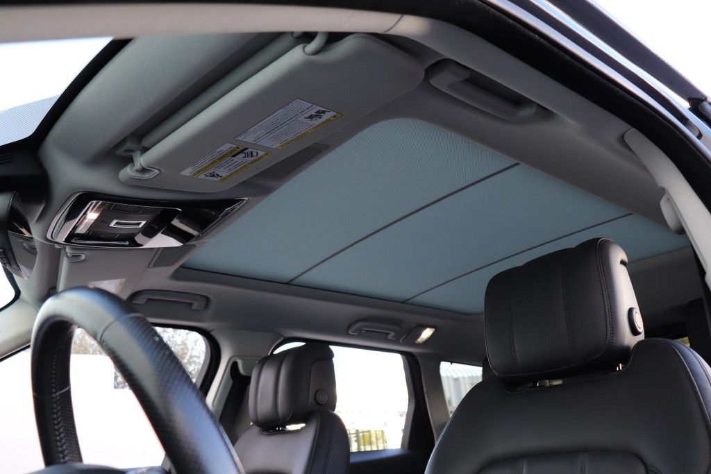 Photo 66 of this LAND ROVER RANGE ROVER SPO