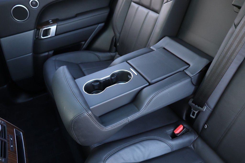 Photo 67 of this LAND ROVER RANGE ROVER SPO