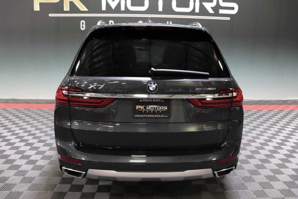 Photo 7 of this BMW X7 XDRIVE40I