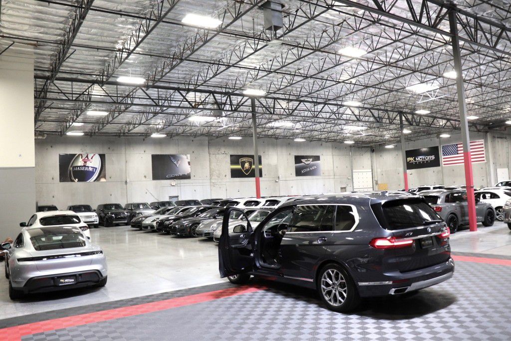 Photo 15 of this BMW X7 XDRIVE40I