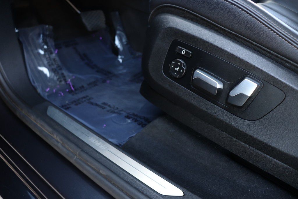 Photo 17 of this BMW X7 XDRIVE40I