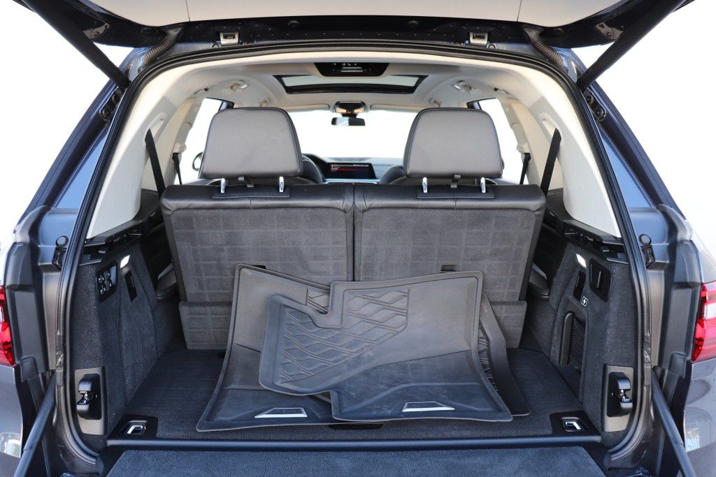Photo 26 of this BMW X7 XDRIVE40I