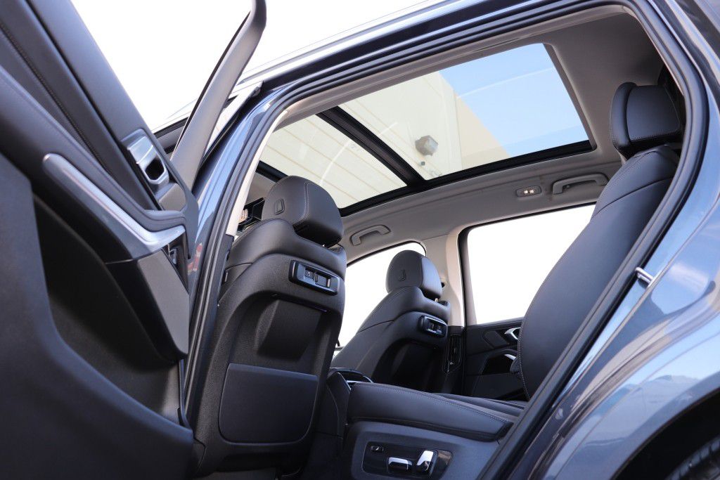 Photo 40 of this BMW X7 XDRIVE40I