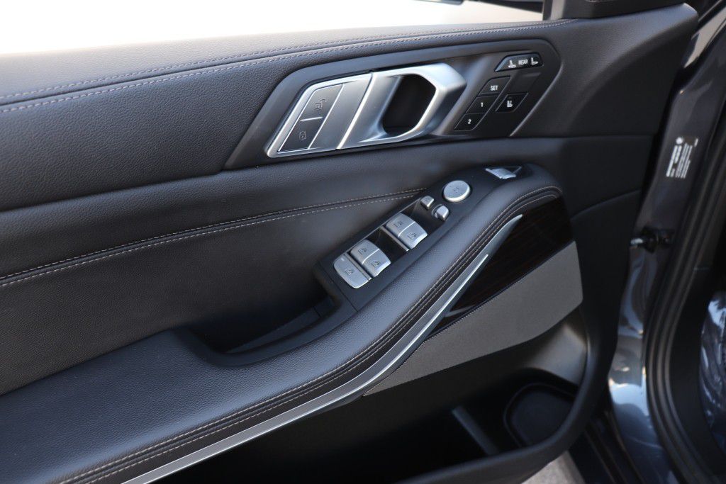 Photo 42 of this BMW X7 XDRIVE40I