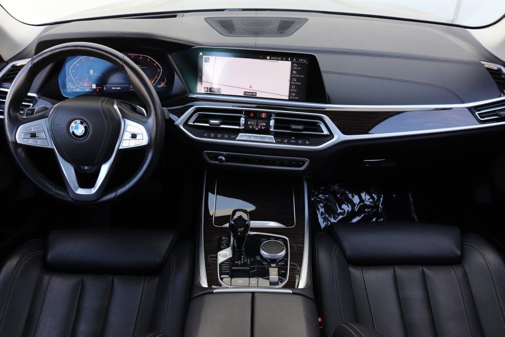 Photo 49 of this BMW X7 XDRIVE40I