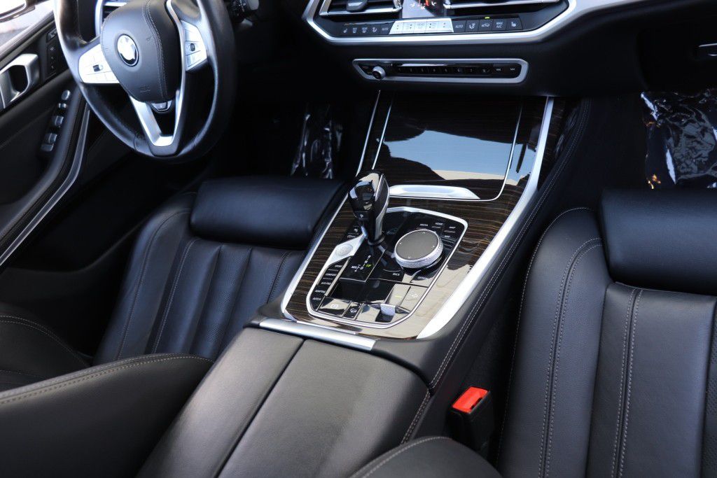 Photo 59 of this BMW X7 XDRIVE40I
