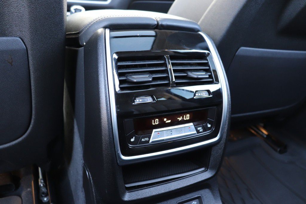 Photo 70 of this BMW X7 XDRIVE40I