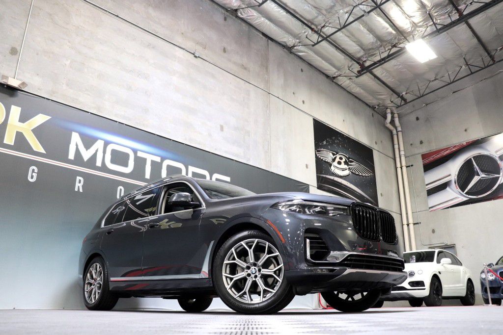Photo 75 of this BMW X7 XDRIVE40I
