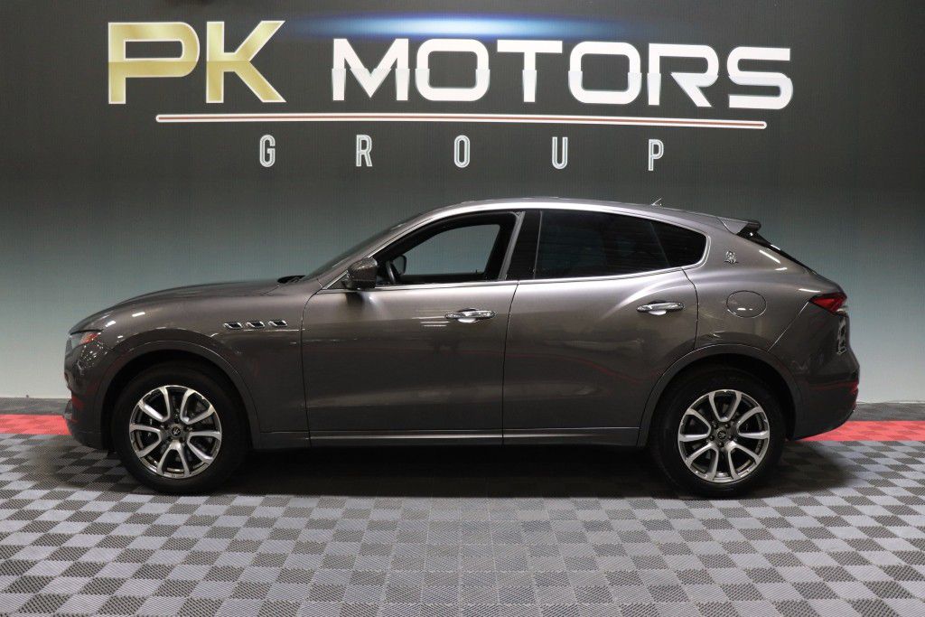 Photo 3 of this MASERATI LEVANTE SQ4