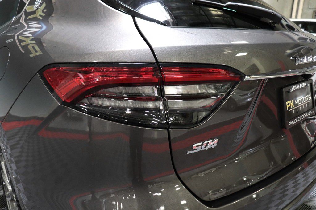 Photo 5 of this MASERATI LEVANTE SQ4