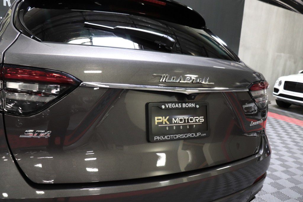 Photo 6 of this MASERATI LEVANTE SQ4