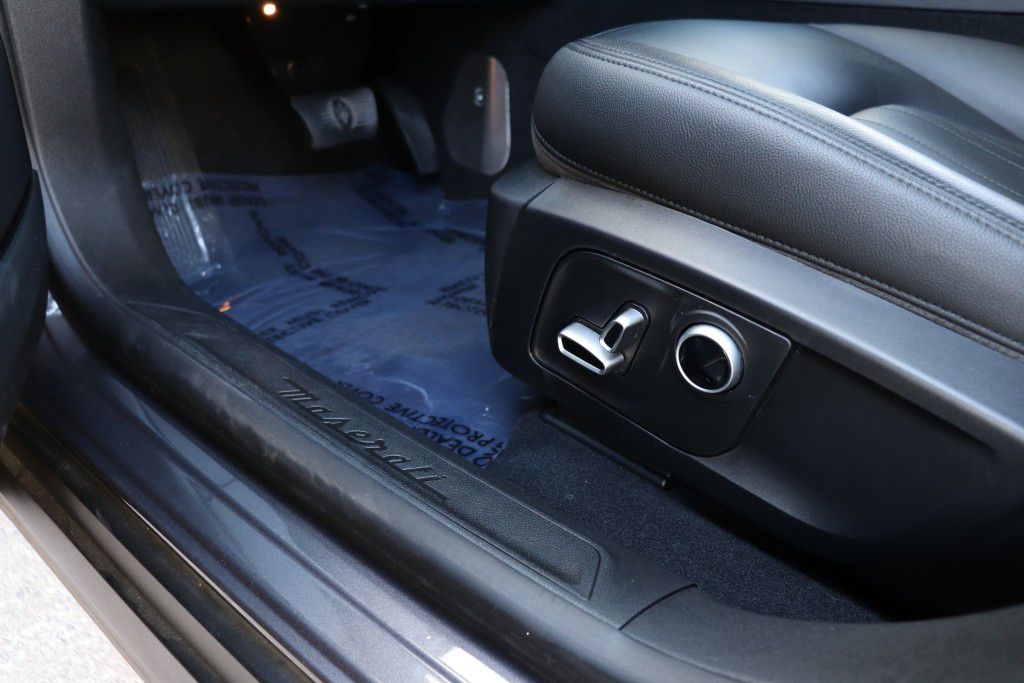 Photo 17 of this MASERATI LEVANTE SQ4