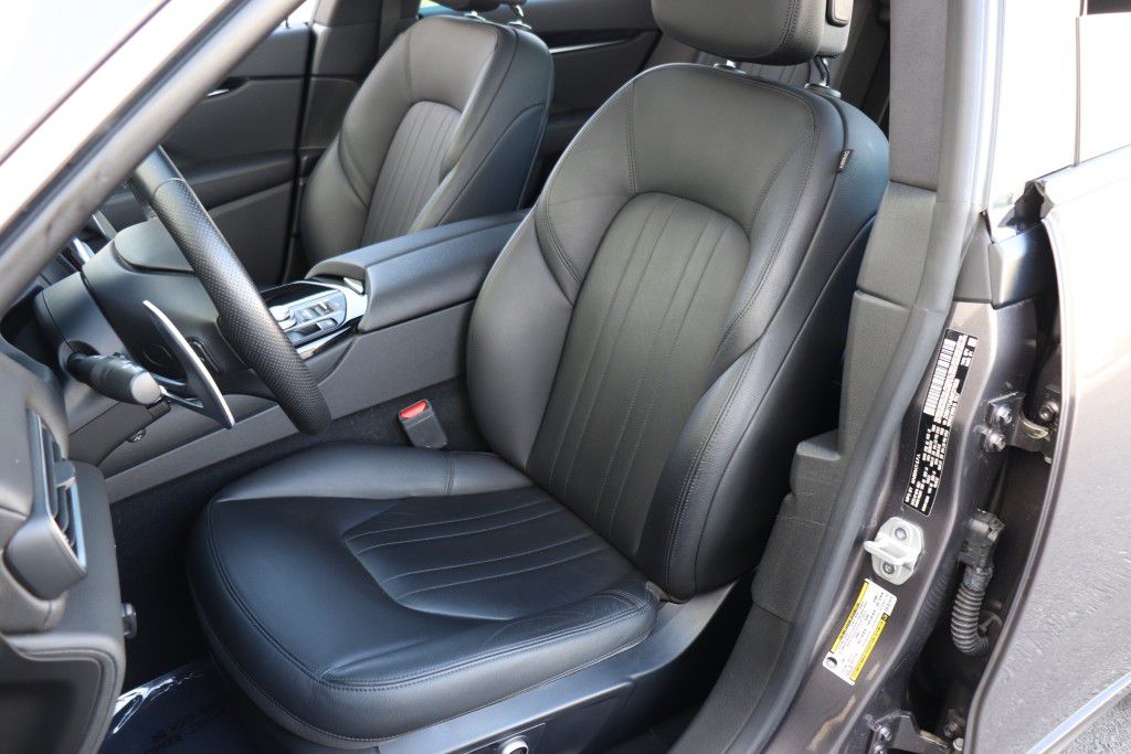 Photo 19 of this MASERATI LEVANTE SQ4