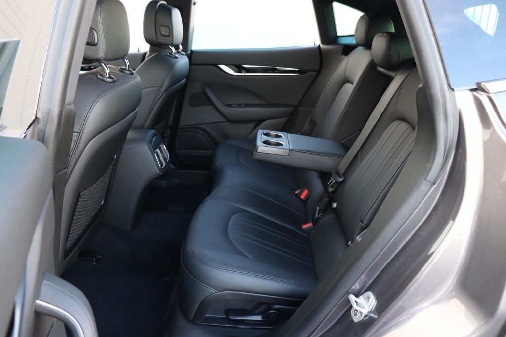 Photo 21 of this MASERATI LEVANTE SQ4