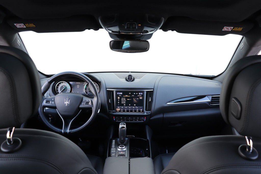 Photo 36 of this MASERATI LEVANTE SQ4