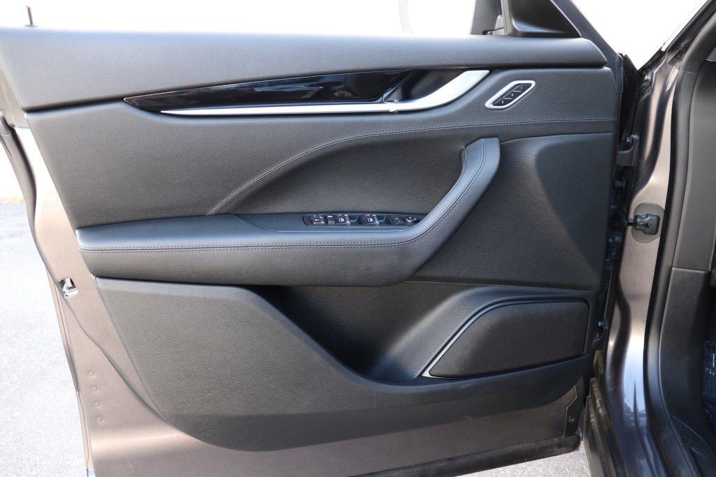 Photo 39 of this MASERATI LEVANTE SQ4